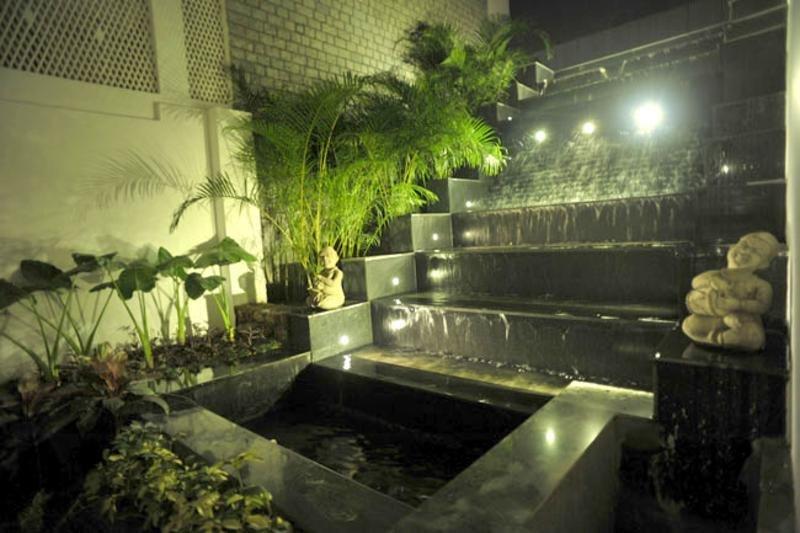 Mantra Amaltas Hotell New Delhi Exteriör bild